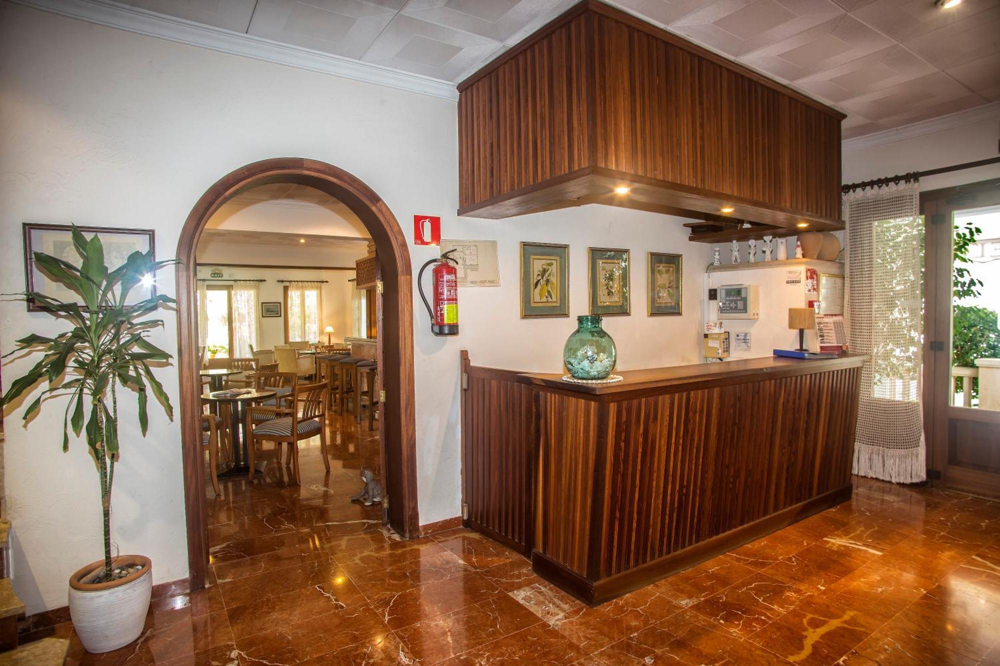 Hotel Martorell By Mhr Colonia de Sant Jordi Bagian luar foto