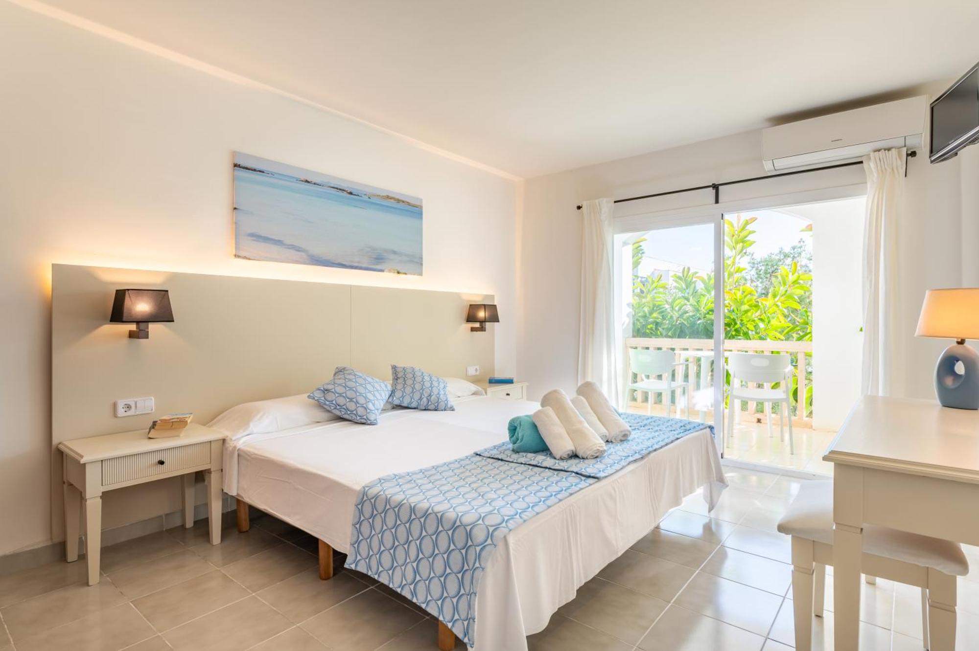Hotel Martorell By Mhr Colonia de Sant Jordi Bagian luar foto
