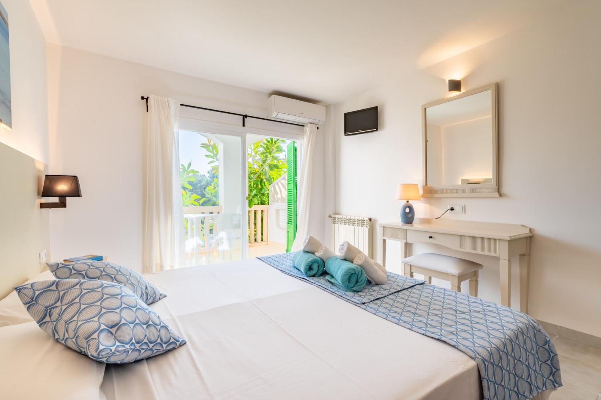 Hotel Martorell By Mhr Colonia de Sant Jordi Bagian luar foto
